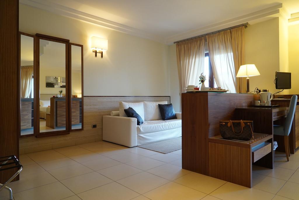 Suites & Residence Hotel ポッツオーリ エクステリア 写真