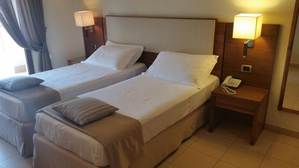 Suites & Residence Hotel ポッツオーリ エクステリア 写真